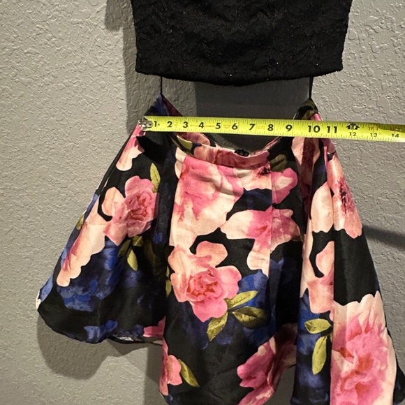 B Darlin 2 piece Prom/Homecoming Dress - Picture 9 of 11